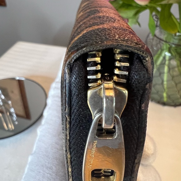 Dolce & Gabbana Leopard Print Zip Around Wallet | EUC - Picture 5 of 14